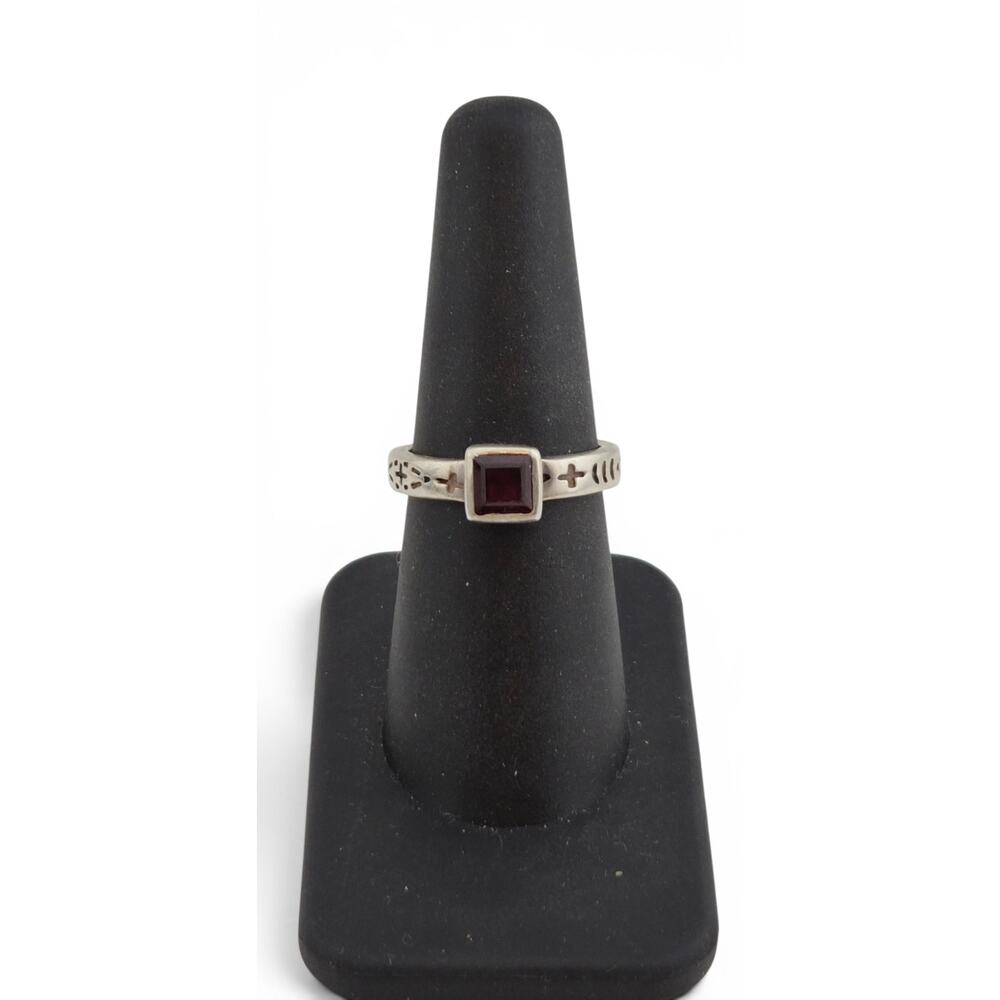 Vintage Sterling Silver Garnet Ring Size 6.75 Geometric Cutout Band